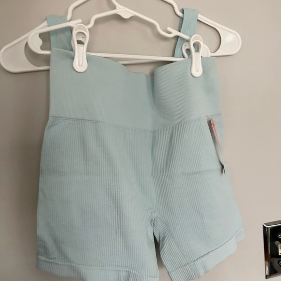 Colsie Ribbed Workout Set - Picture 2 of 2